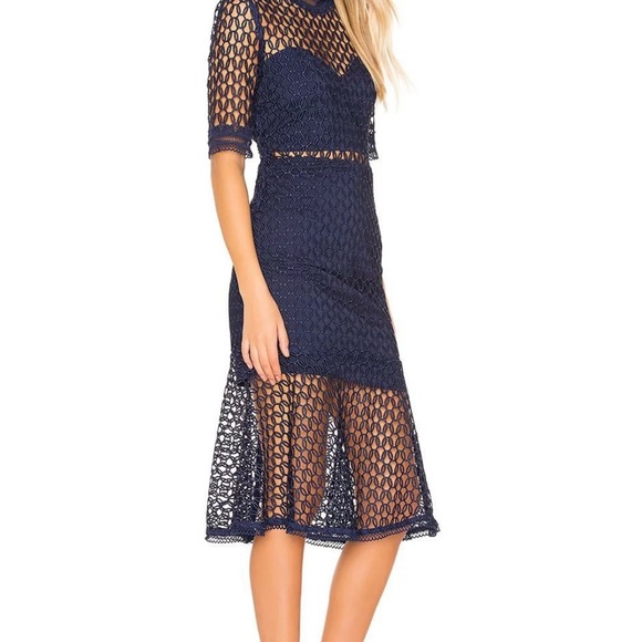 Bardot Fiona Mesh Lace Trumpet. Size 6/S Navy Blue - Picture 3 of 4